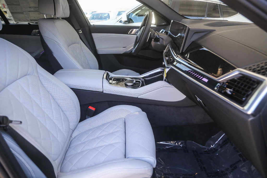 Used 2026 BMW X6 M60i AWD/4WD image 13