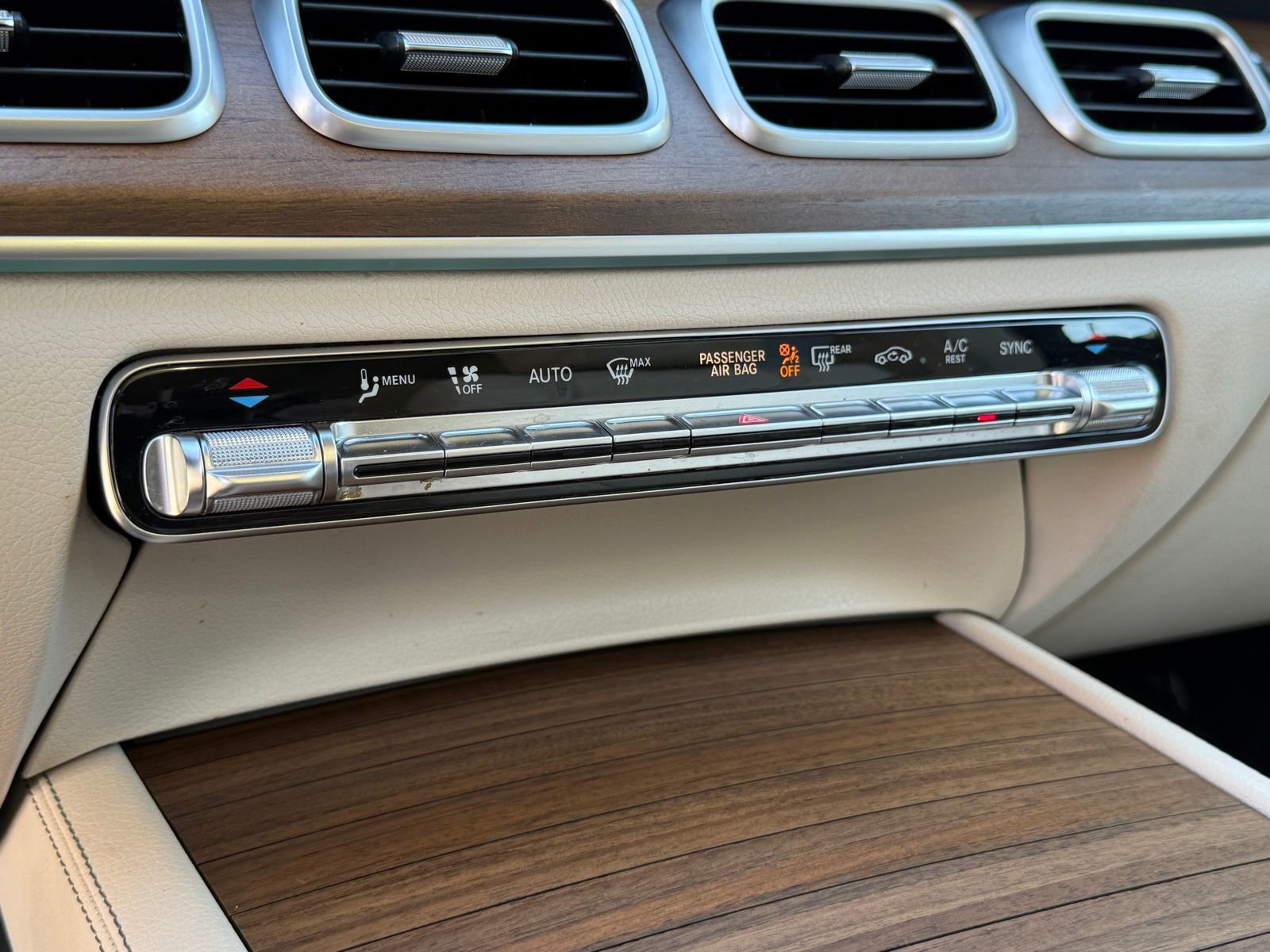 Used 2022 Mercedes-Benz GLS 450 4MATIC image 38
