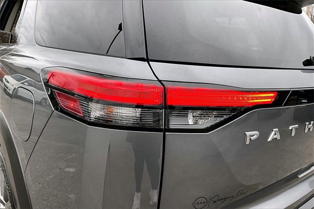 Certified 2025 Nissan Pathfinder SV image 20