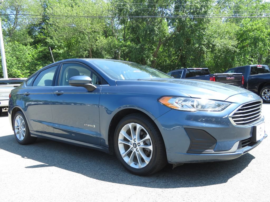 Used 2019 Ford Fusion SE FWD image 3