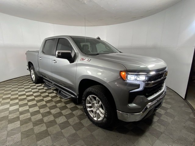 Used 2024 Chevrolet Silverado 1500 LT w/ Z71 Off-Road Package image 3