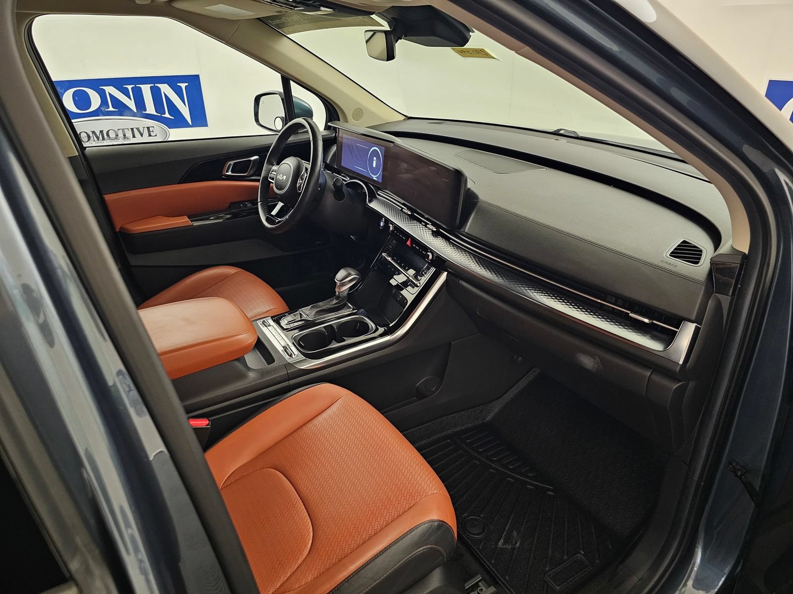 Used 2022 Kia Carnival SX Prestige FWD image 27