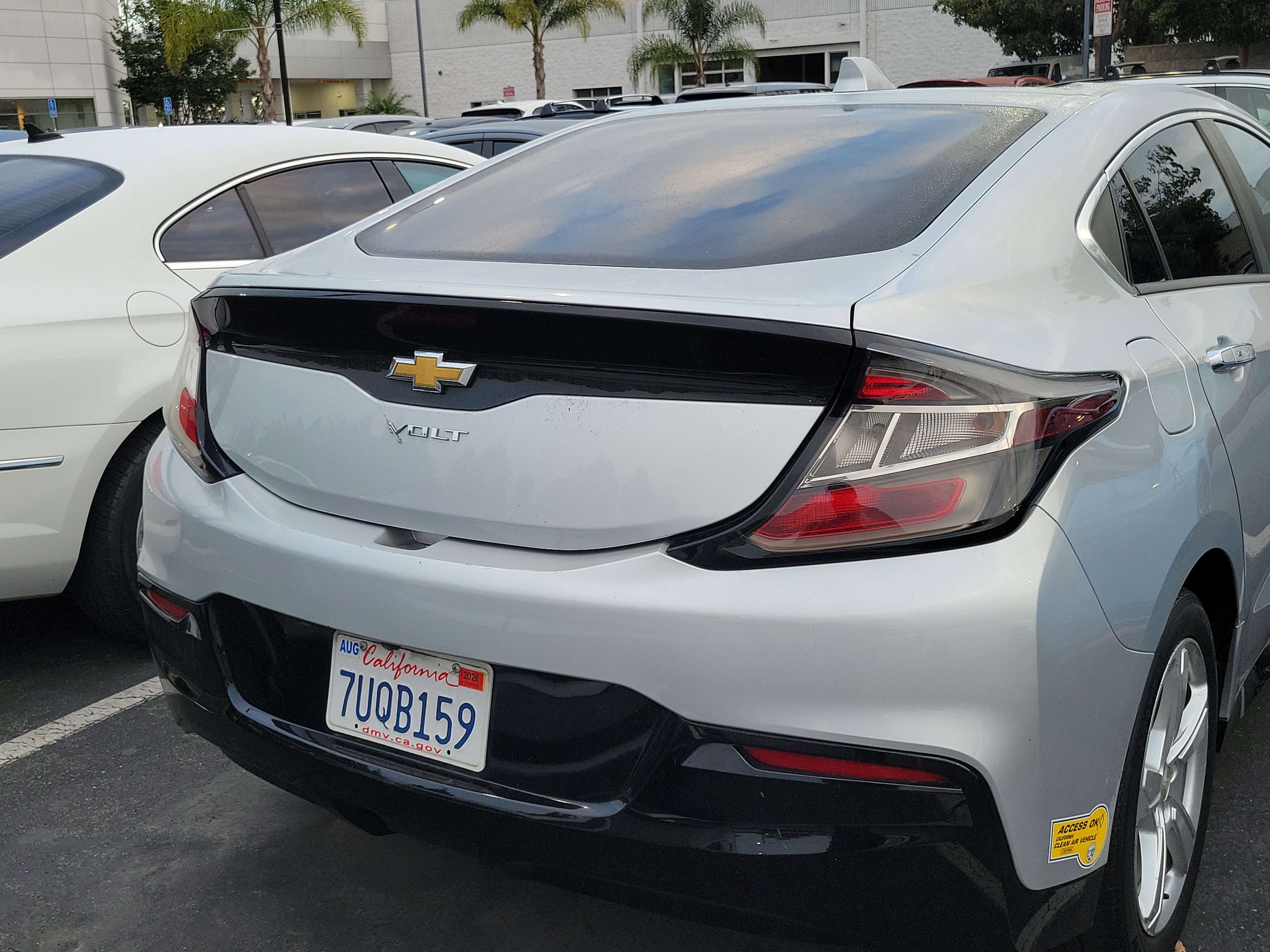 Used 2017 Chevrolet Volt LT w/ Comfort Package FWD image 5