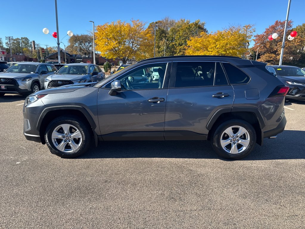 Used 2021 Toyota RAV4 XLE w/ Convenience Package AWD/4WD image 4