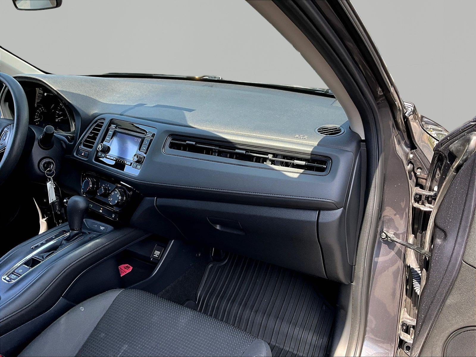 Used 2021 Honda HR-V LX image 26