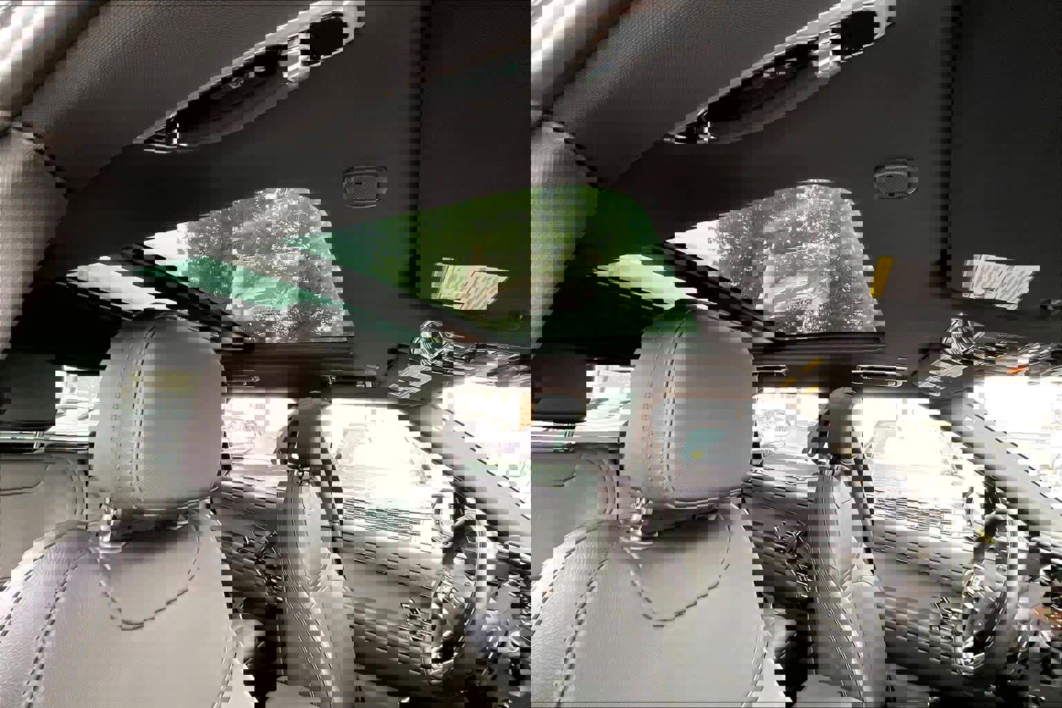 Used 2025 Land Rover Range Rover Sport image 25