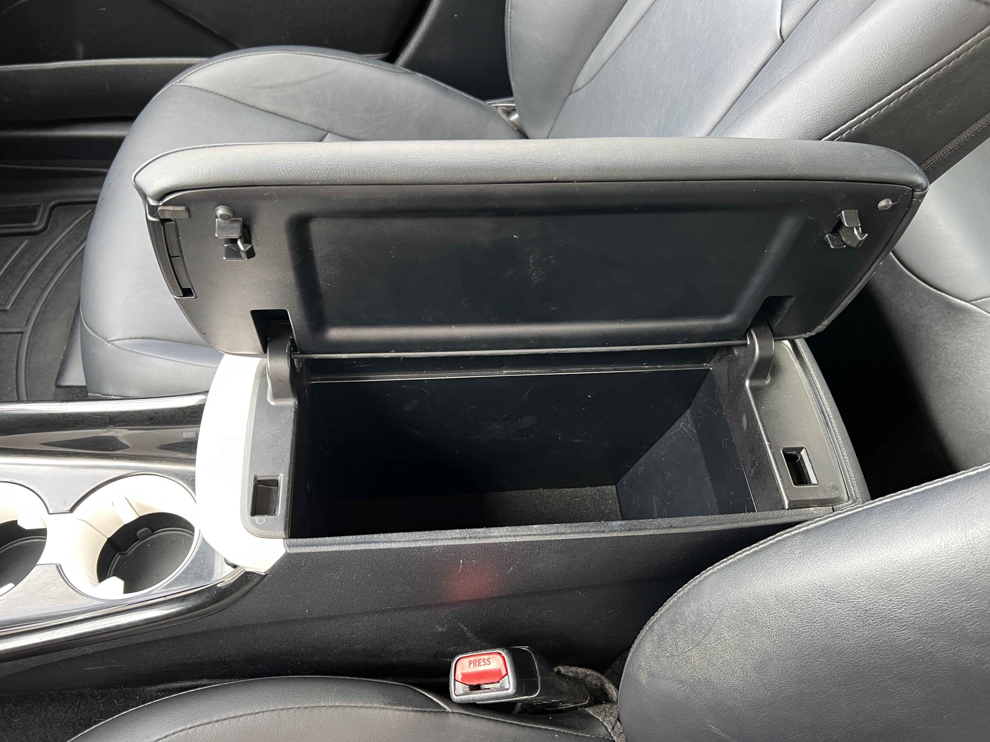 Used 2016 Toyota Prius Four w/ Advanced Technology Package image 26