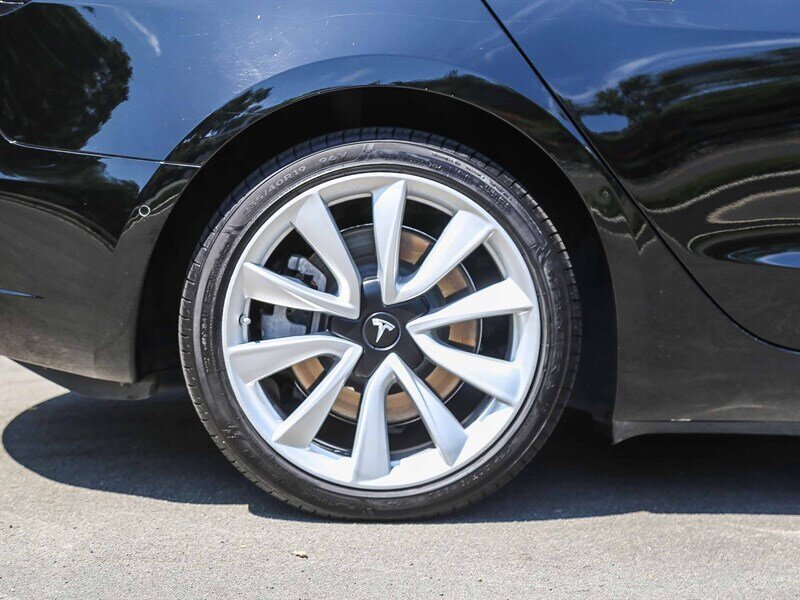 Used 2018 Tesla Model 3 Mid Range RWD image 11