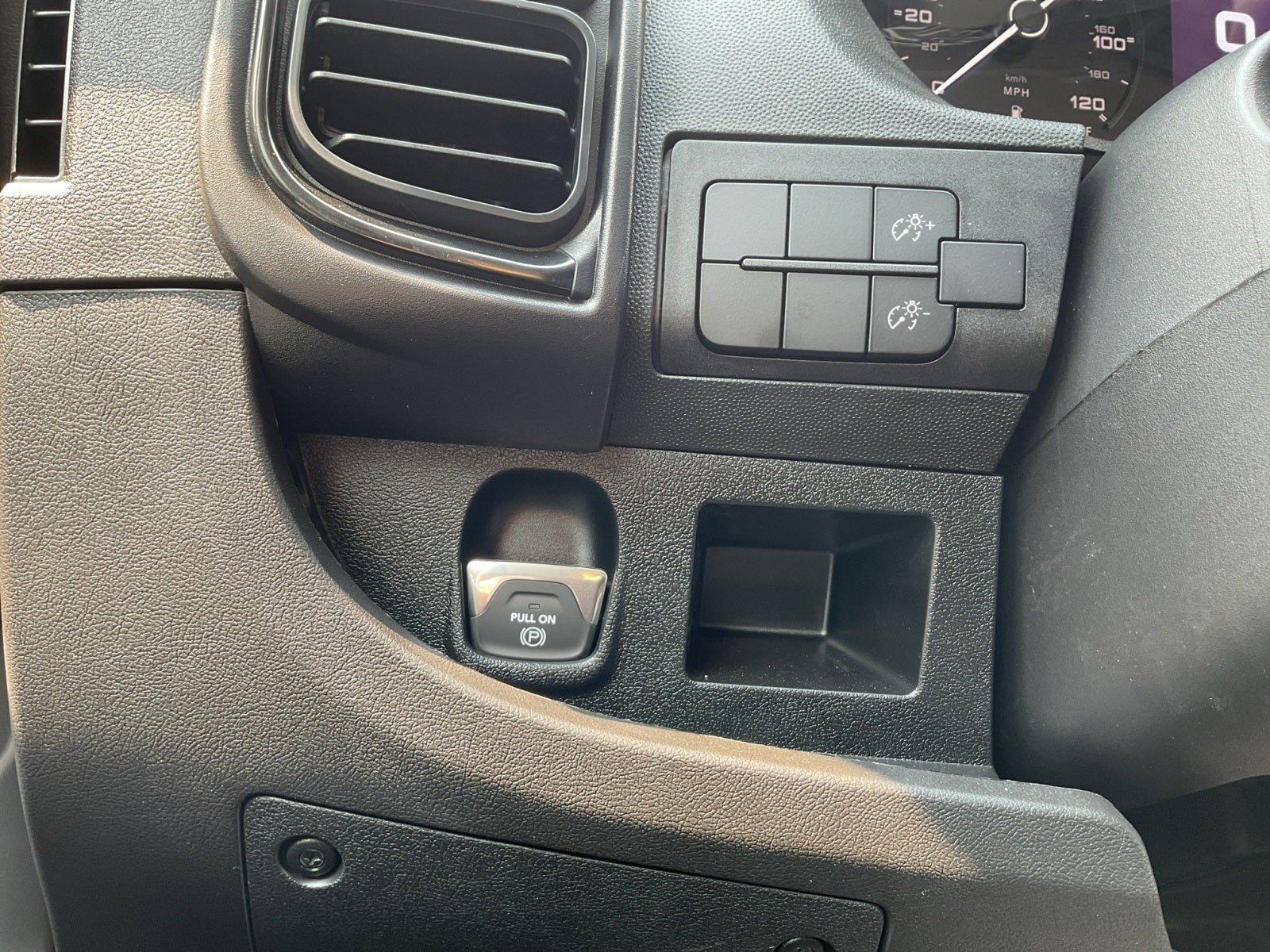 Used 2024 RAM ProMaster 2500 w/ Storage Group image 18