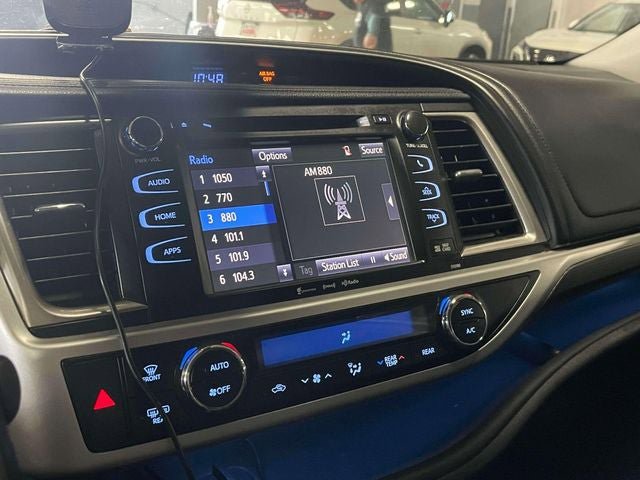 Used 2019 Toyota Highlander SE AWD/4WD image 28