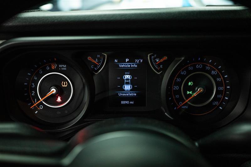 Used 2025 Jeep Gladiator Sport image 15