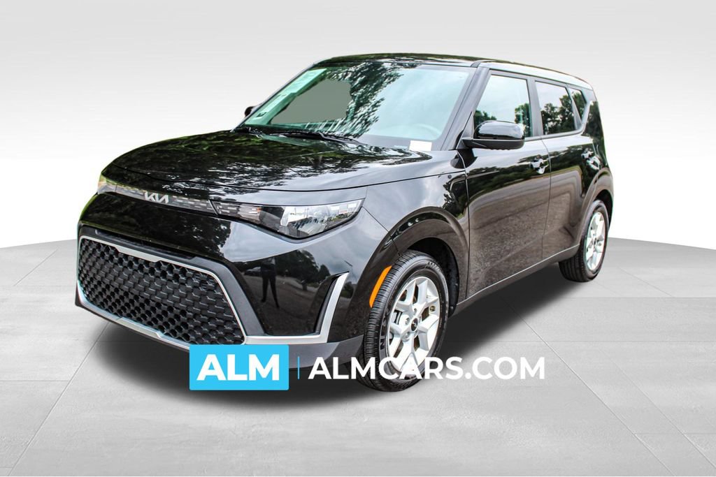 Used 2025 Kia Soul LX w/ LX Technology Package FWD image 1