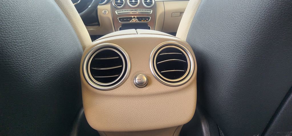Used 2021 Mercedes-Benz C 300 Sedan image 24