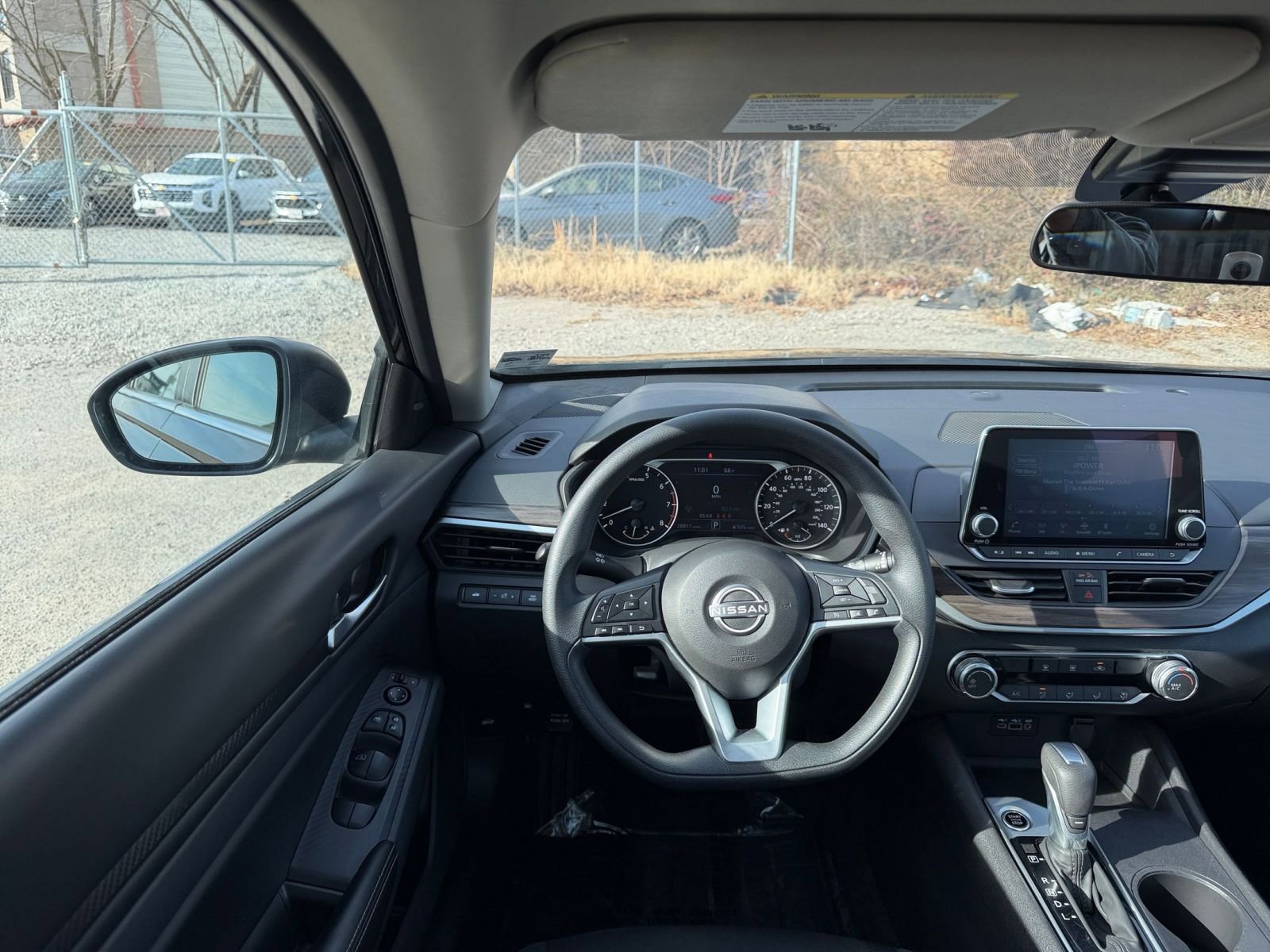 Used 2025 Nissan Altima 2.5 SV image 33