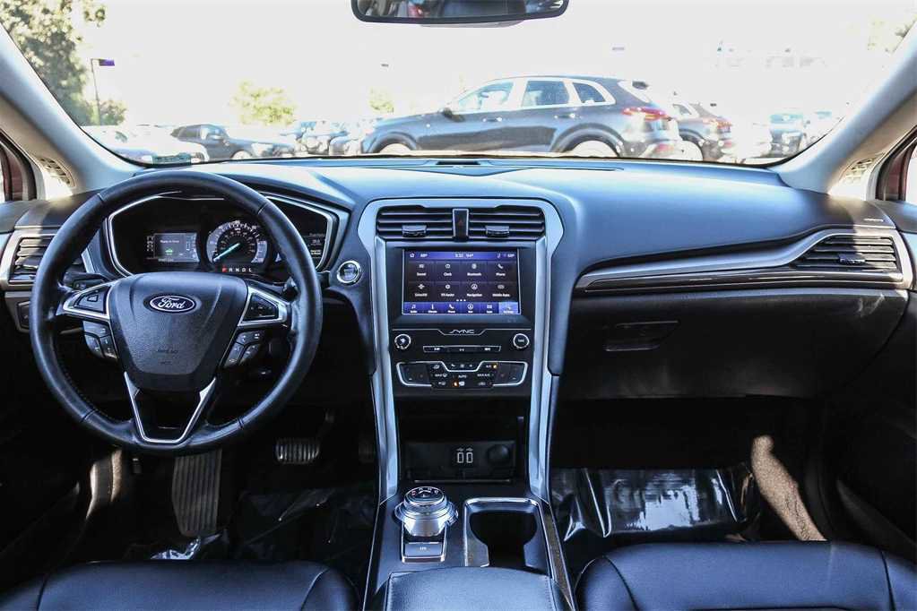 Used 2019 Ford Fusion SEL image 12