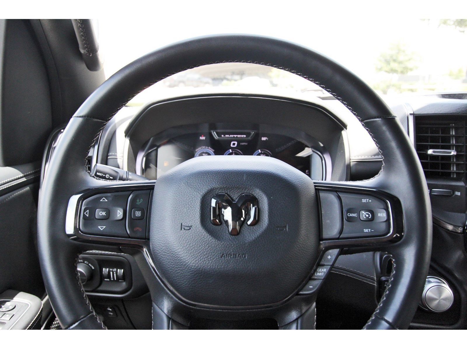 Used 2023 RAM 1500 Limited w/ Body Color Bumper Group AWD/4WD image 17