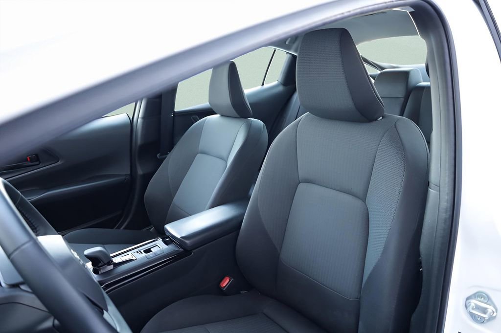 Used 2024 Toyota Prius LE image 18