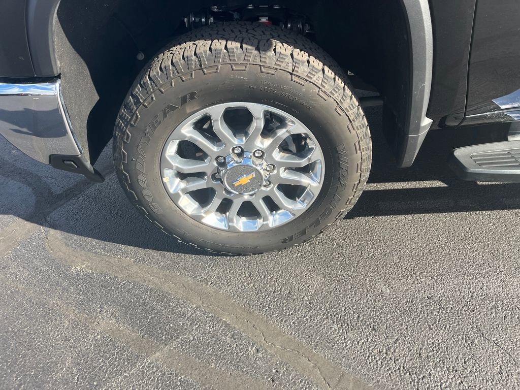 Used 2025 Chevrolet Silverado 3500 LTZ w/ LTZ Plus Package image 35