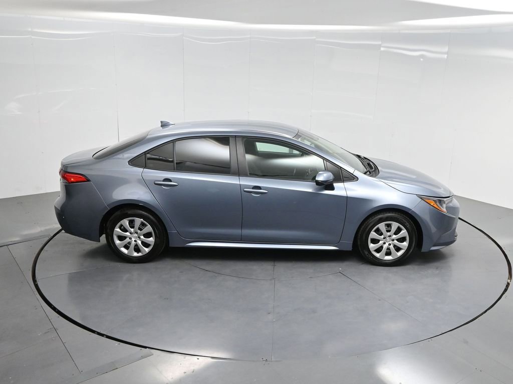 Used 2025 Toyota Corolla LE image 62