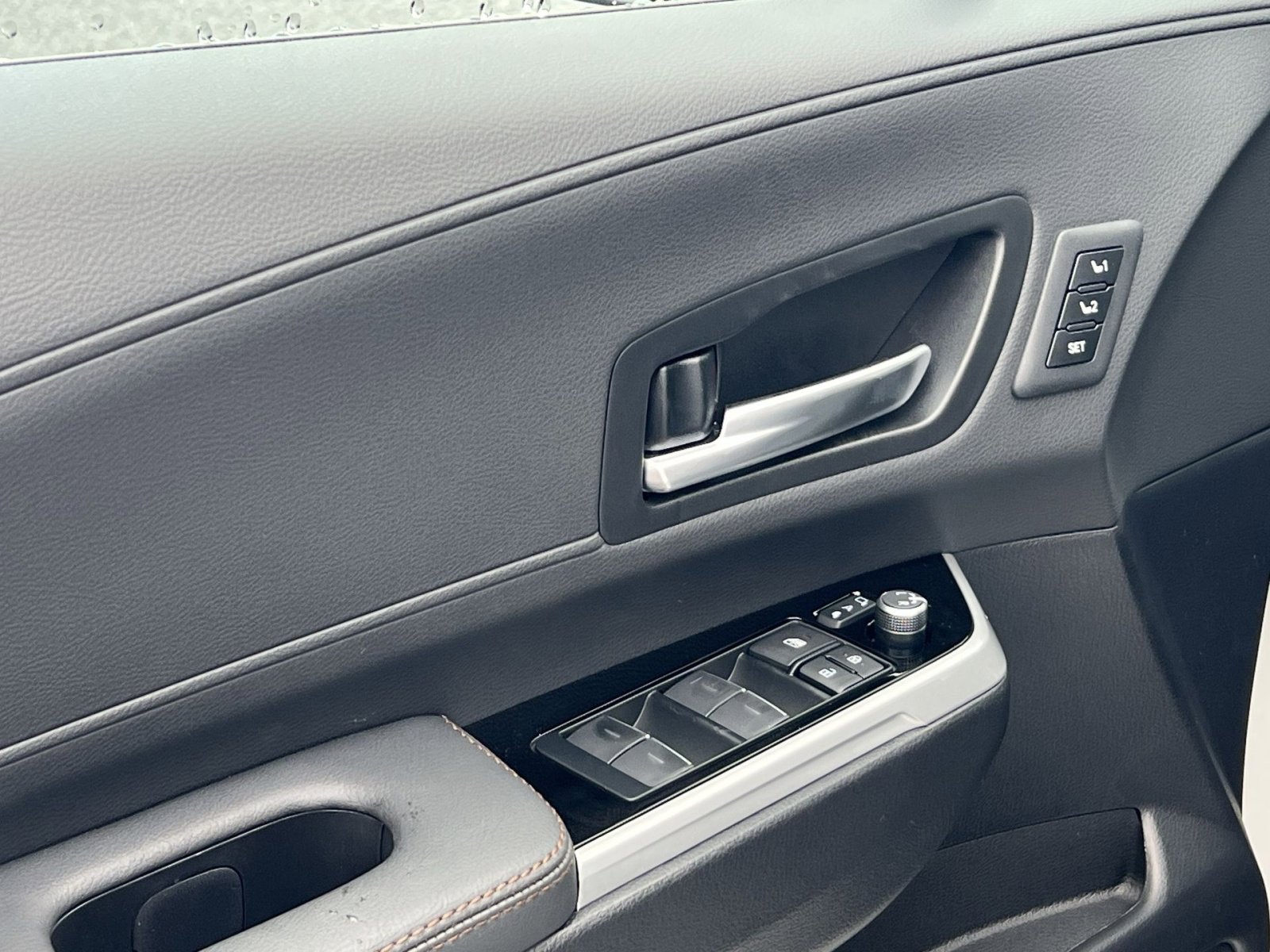 New 2026 Toyota Sienna Limited image 10