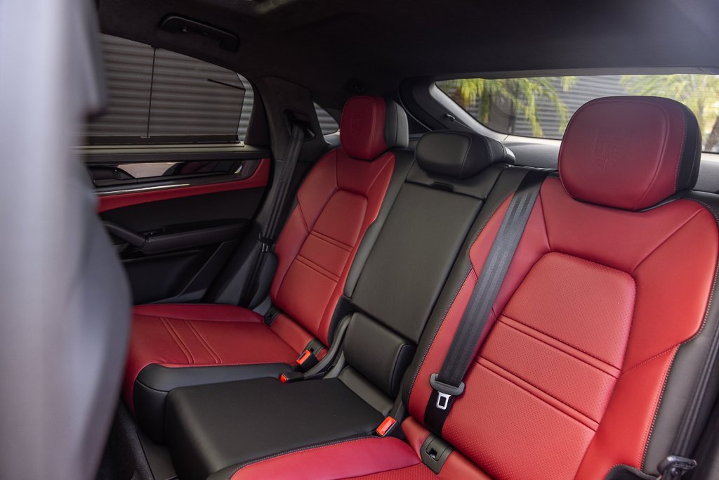 Certified 2025 Porsche Cayenne GTS image 19