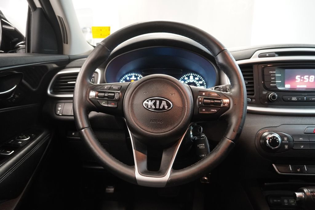 Used 2016 Kia Sorento LX w/ LX Convenience Package image 15