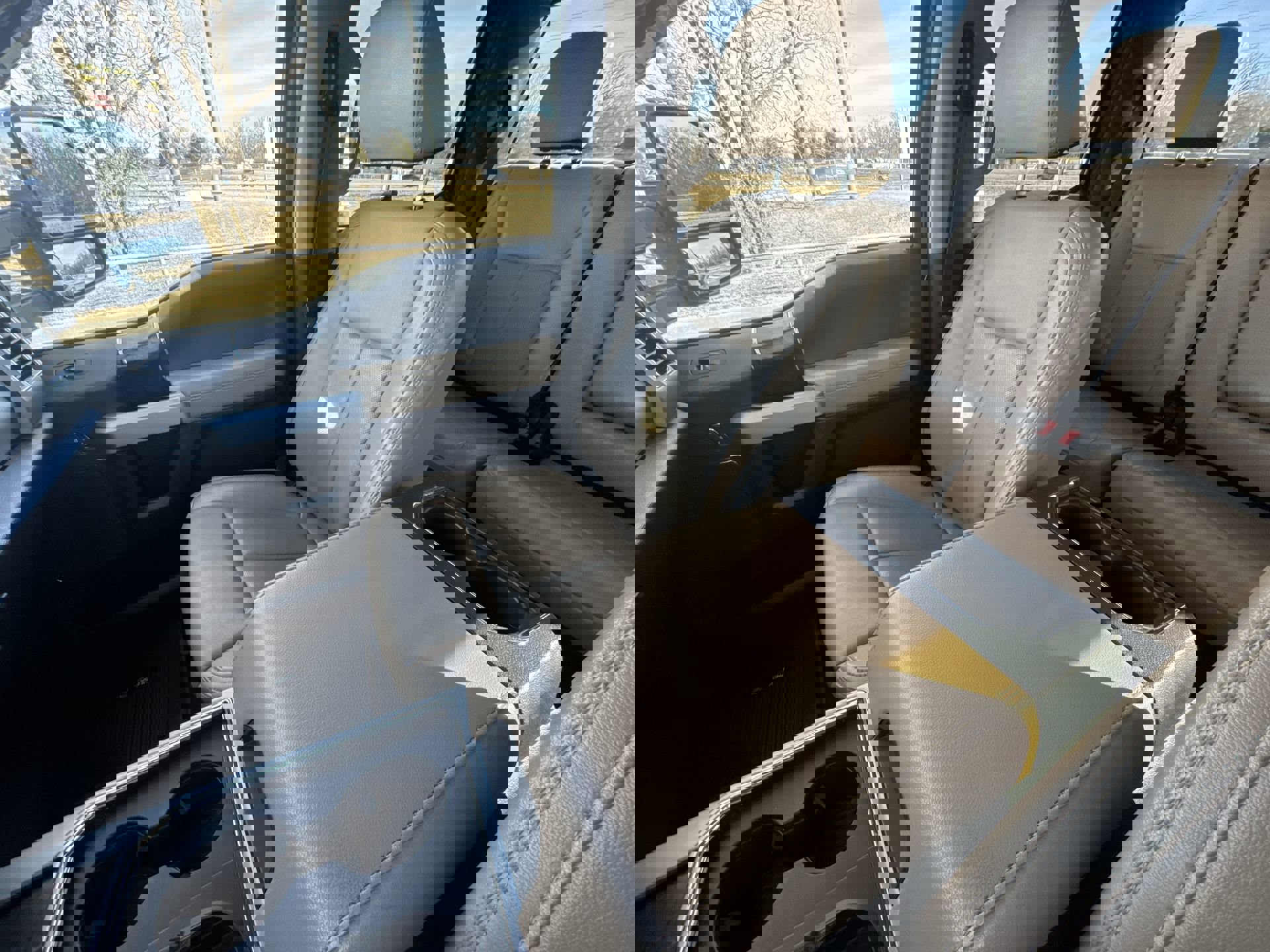 Used 2022 Ford F350 Lariat w/ Chrome Package image 21