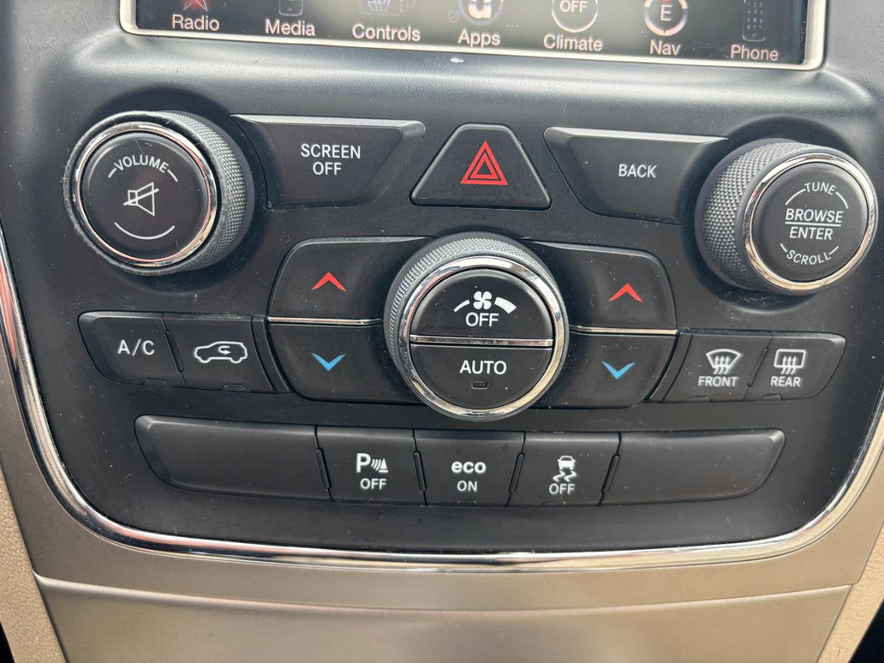 Used 2014 Jeep Grand Cherokee Limited AWD/4WD image 15