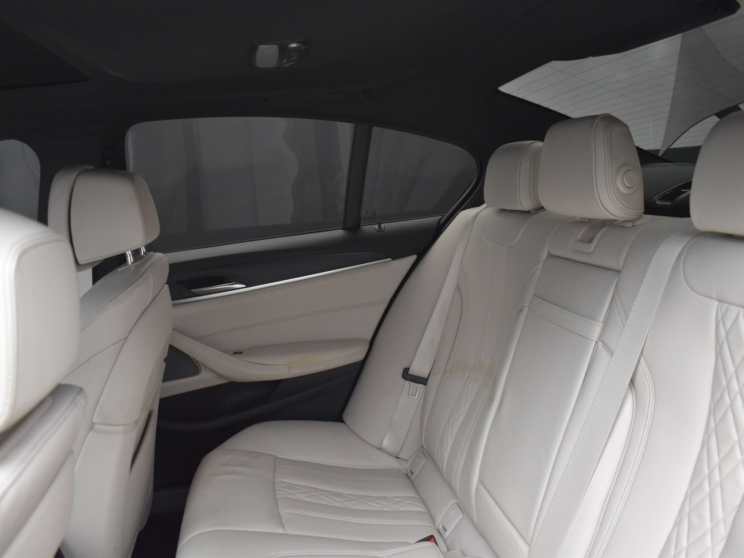 Used 2022 BMW M550i xDrive w/ Shadowloine Package AWD/4WD image 8