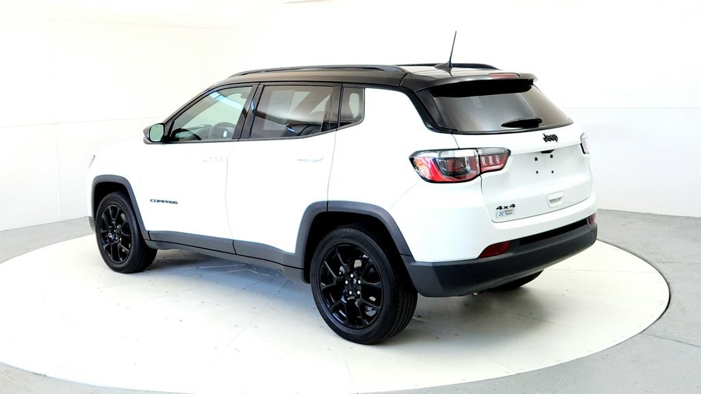 Used 2023 Jeep Compass Latitude w/ Sun and Sound Group AWD/4WD image 4