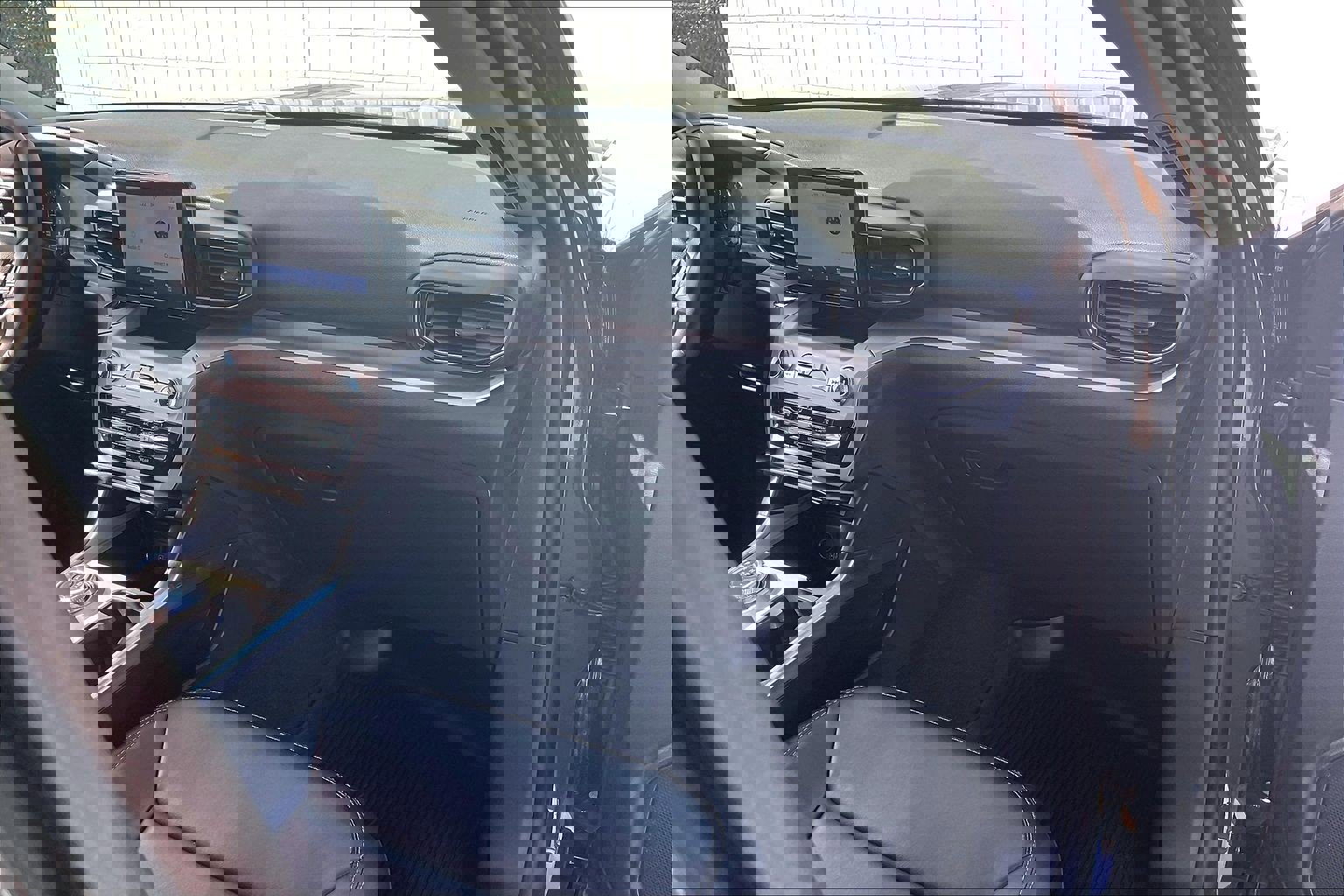 Used 2024 Ford Explorer XLT w/ Equipment Group 202A image 21