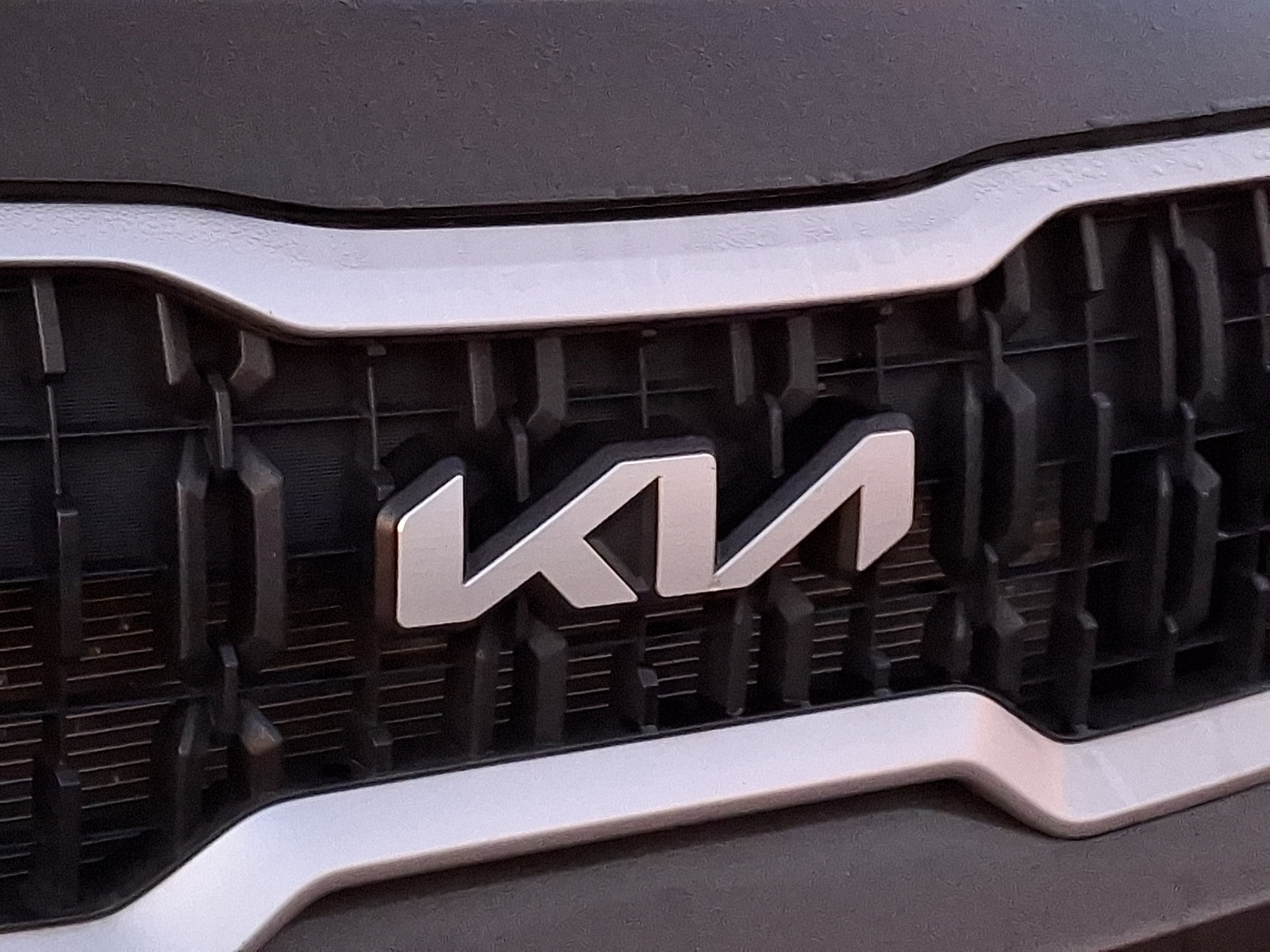 Used 2024 Kia Telluride EX w/ EX Captain's Chair Package AWD/4WD image 8