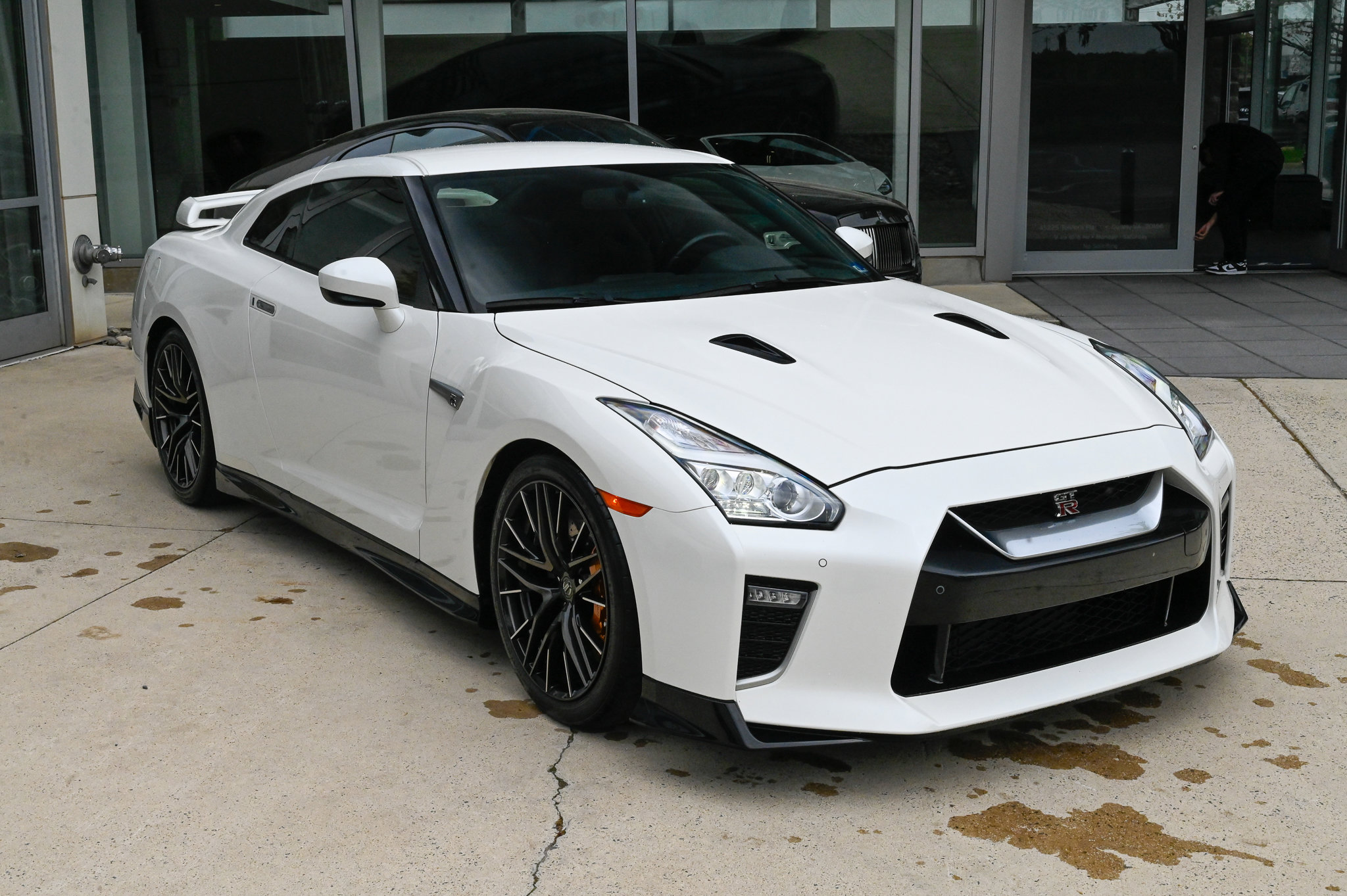 Used 2021 Nissan GT-R Premium AWD/4WD image 3