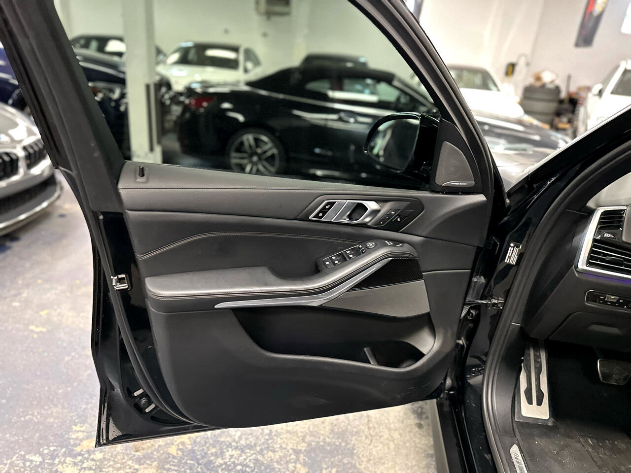 Used 2023 BMW X5 M50i w/ Climate Comfort Package image 13