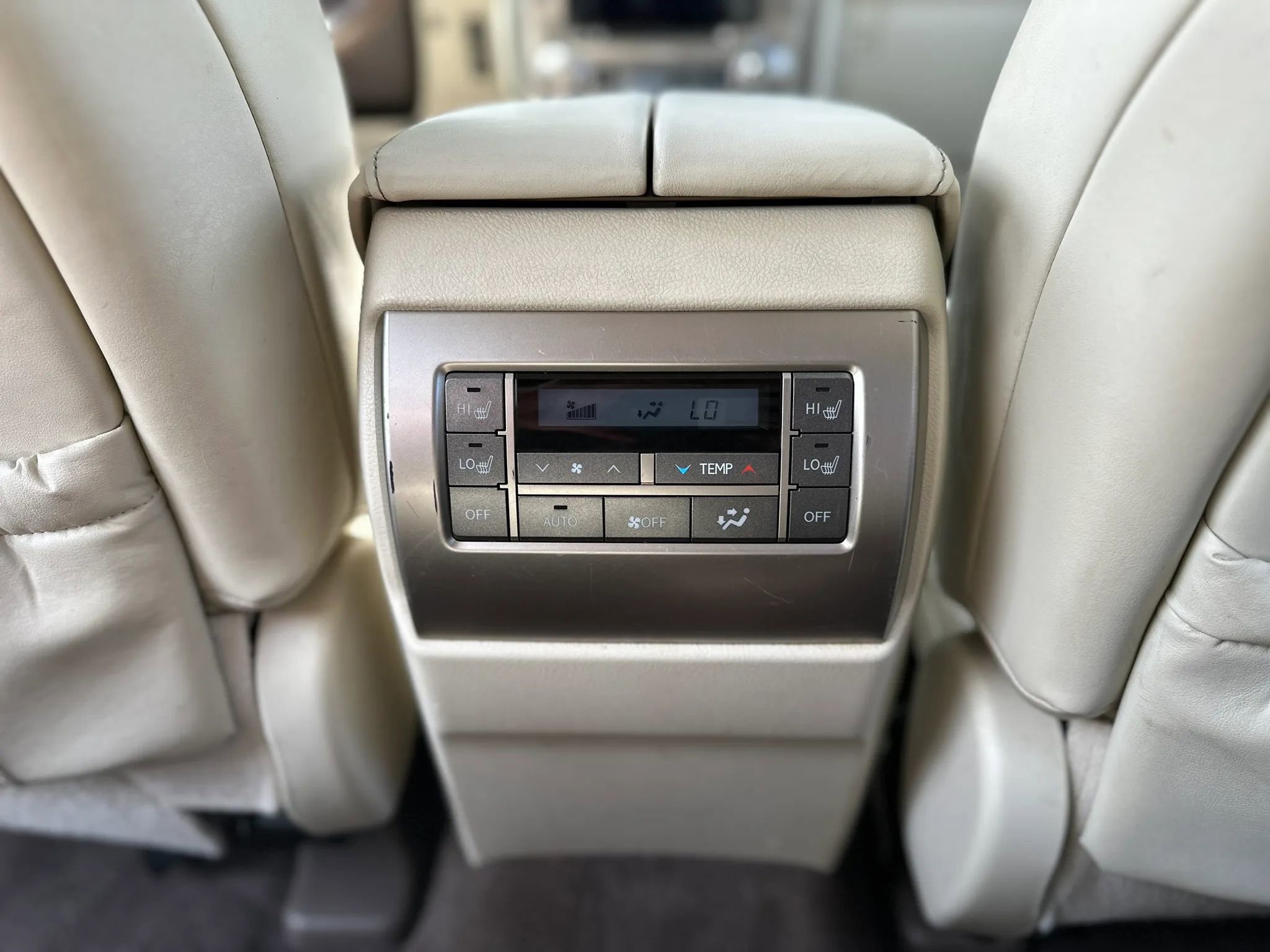 Used 2014 Lexus GX 460 Luxury w/ Driver Support Package AWD/4WD image 37