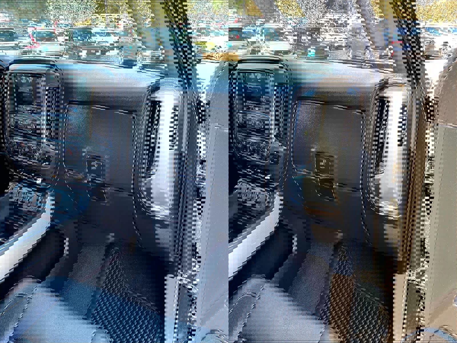 Used 2018 Chevrolet Silverado 1500 LTZ Z71 w/ LTZ Plus Package AWD/4WD image 13