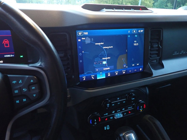 Used 2022 Ford Bronco Everglades image 31