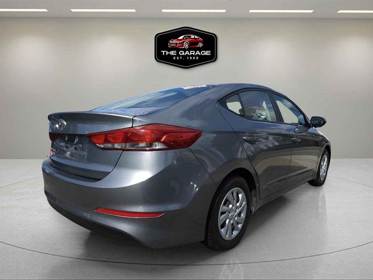 Used 2018 Hyundai Elantra SE FWD image 6