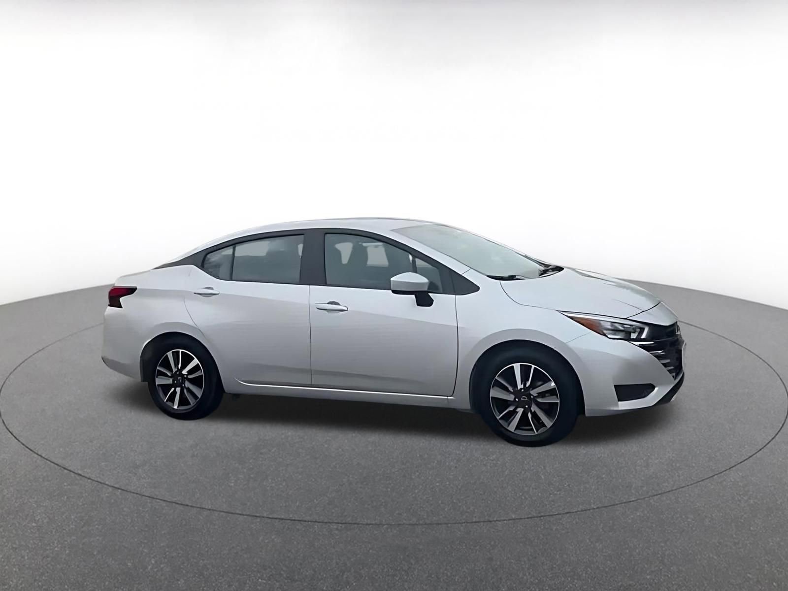 Used 2025 Nissan Versa SV video 2