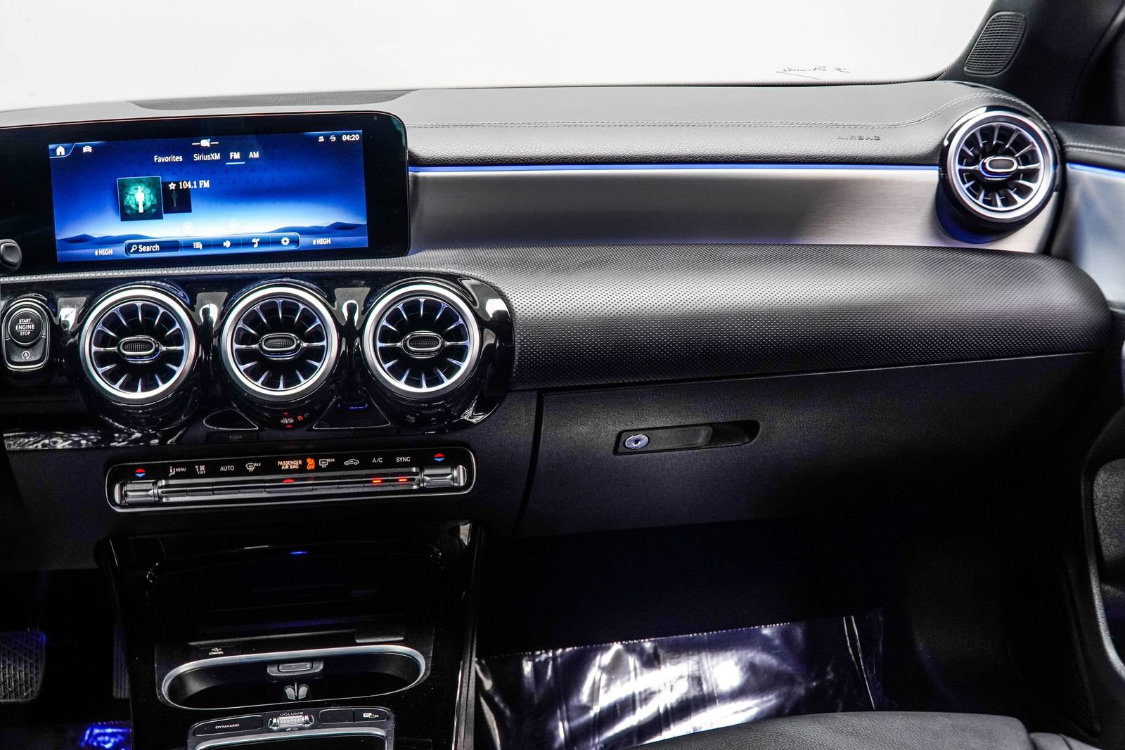 Used 2025 Mercedes-Benz CLA 250 image 17
