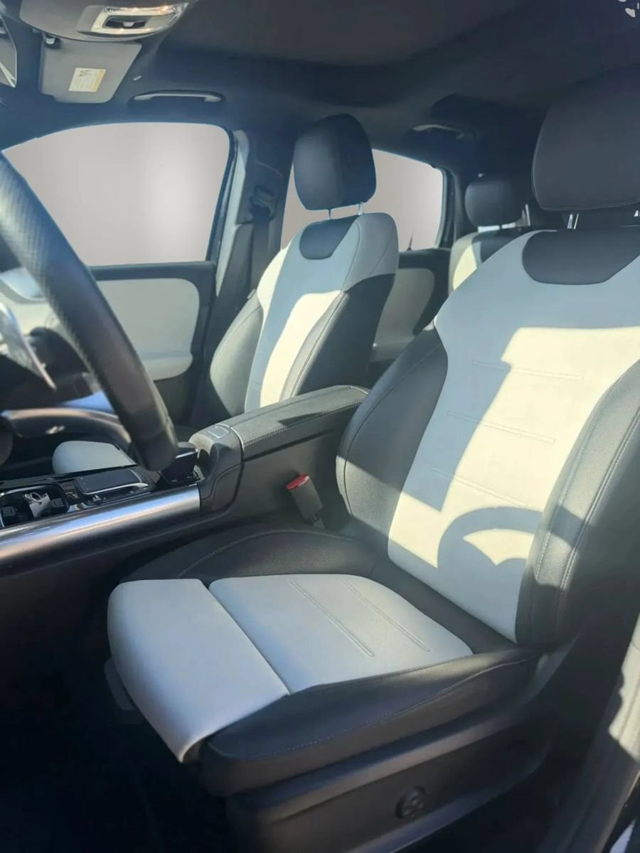 Used 2021 Mercedes-Benz GLA 35 AMG 4MATIC image 11