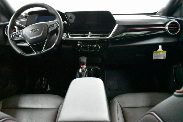 Used 2025 Chevrolet Trax RS w/ Driver Confidence Package image 18