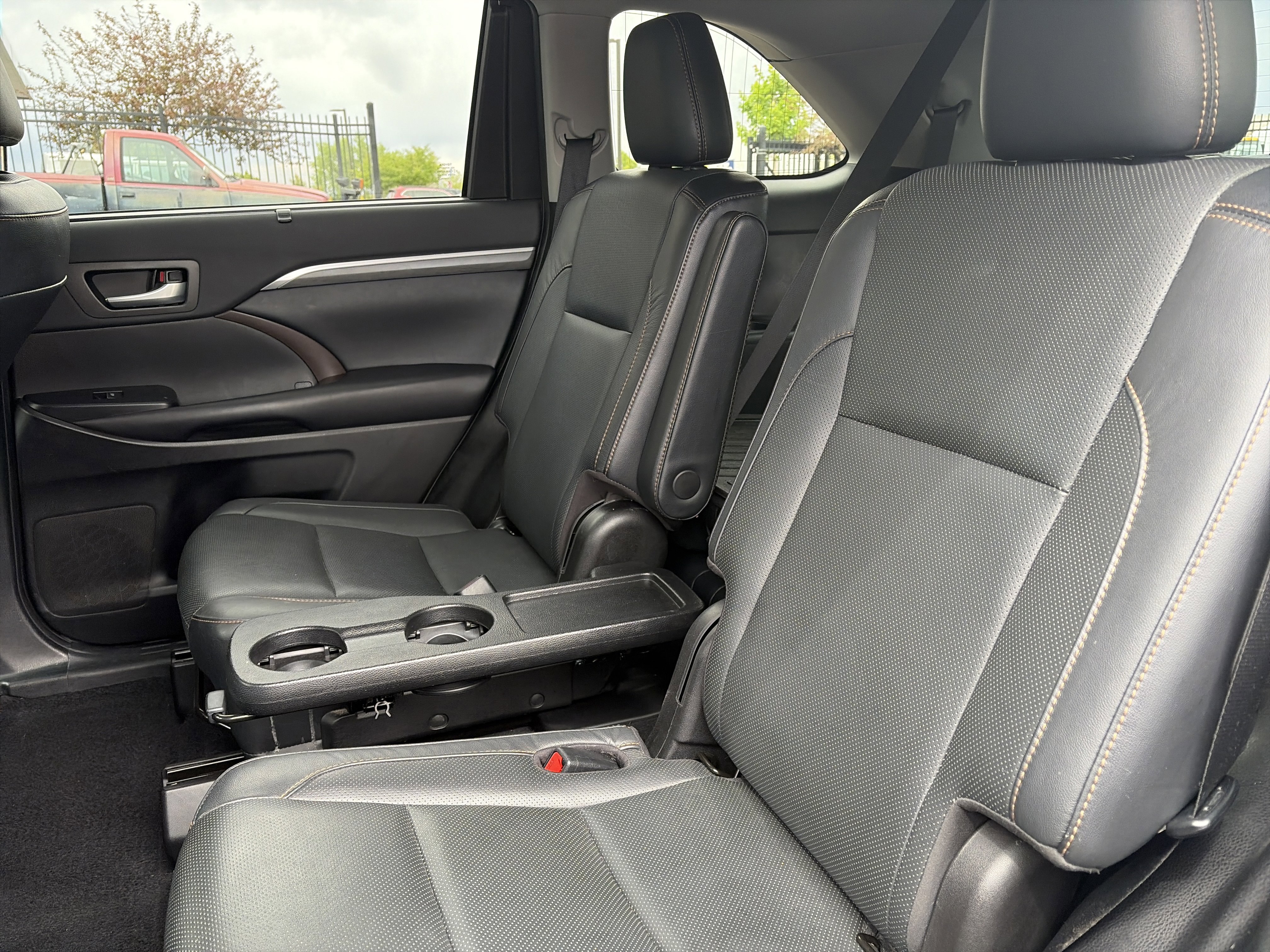 Used 2019 Toyota Highlander Limited AWD/4WD image 26
