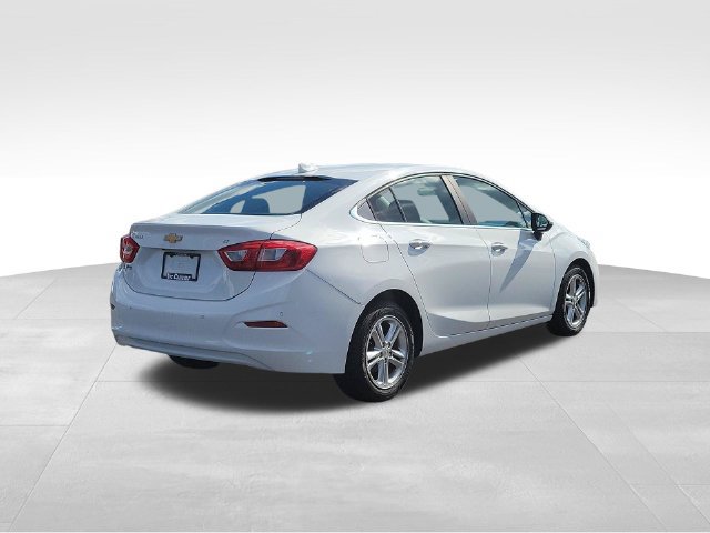 Used 2016 Chevrolet Cruze LT w/ Convenience Package FWD image 3