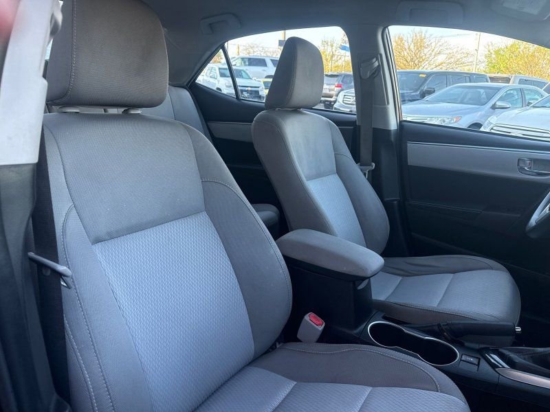 Used 2016 Toyota Corolla LE FWD image 17