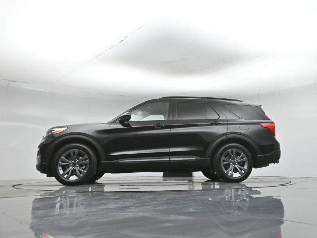 Used 2022 Ford Explorer XLT w/ Equipment Group 202A RWD image 48
