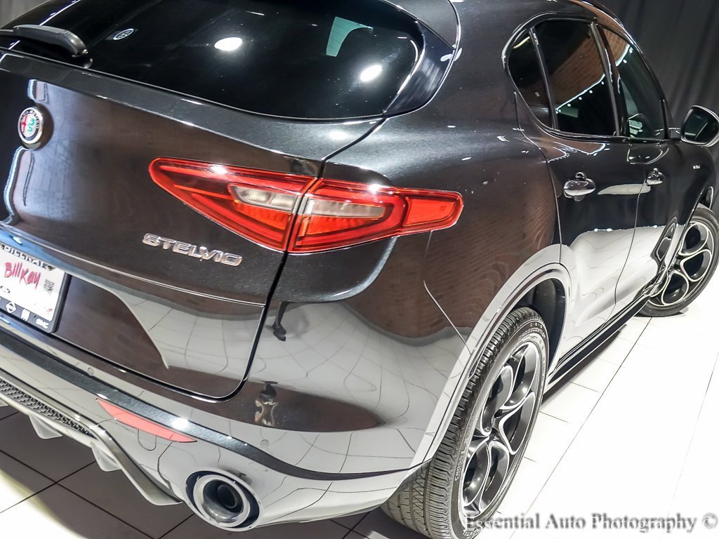Used 2022 Alfa Romeo Stelvio Veloce image 9