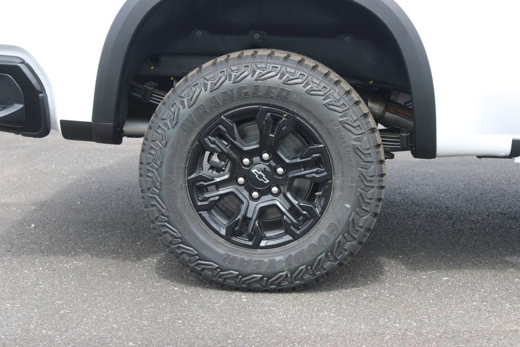 New 2026 Chevrolet Silverado 1500 ZR2 image 12
