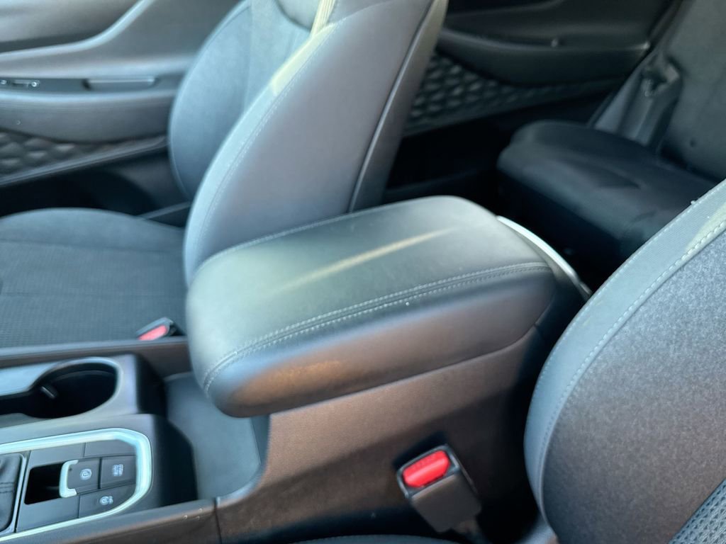 Used 2020 Hyundai Santa Fe SE image 24