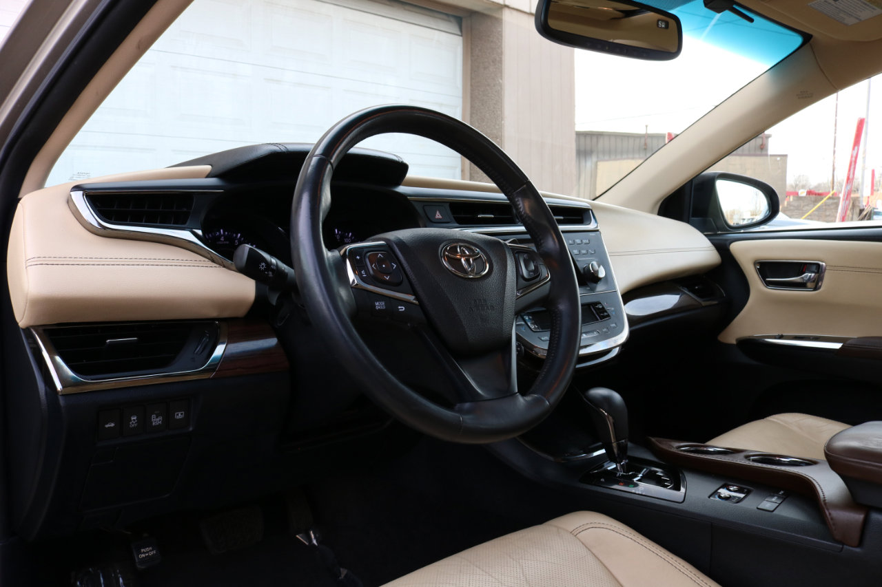 Used 2014 Toyota Avalon Limited image 19